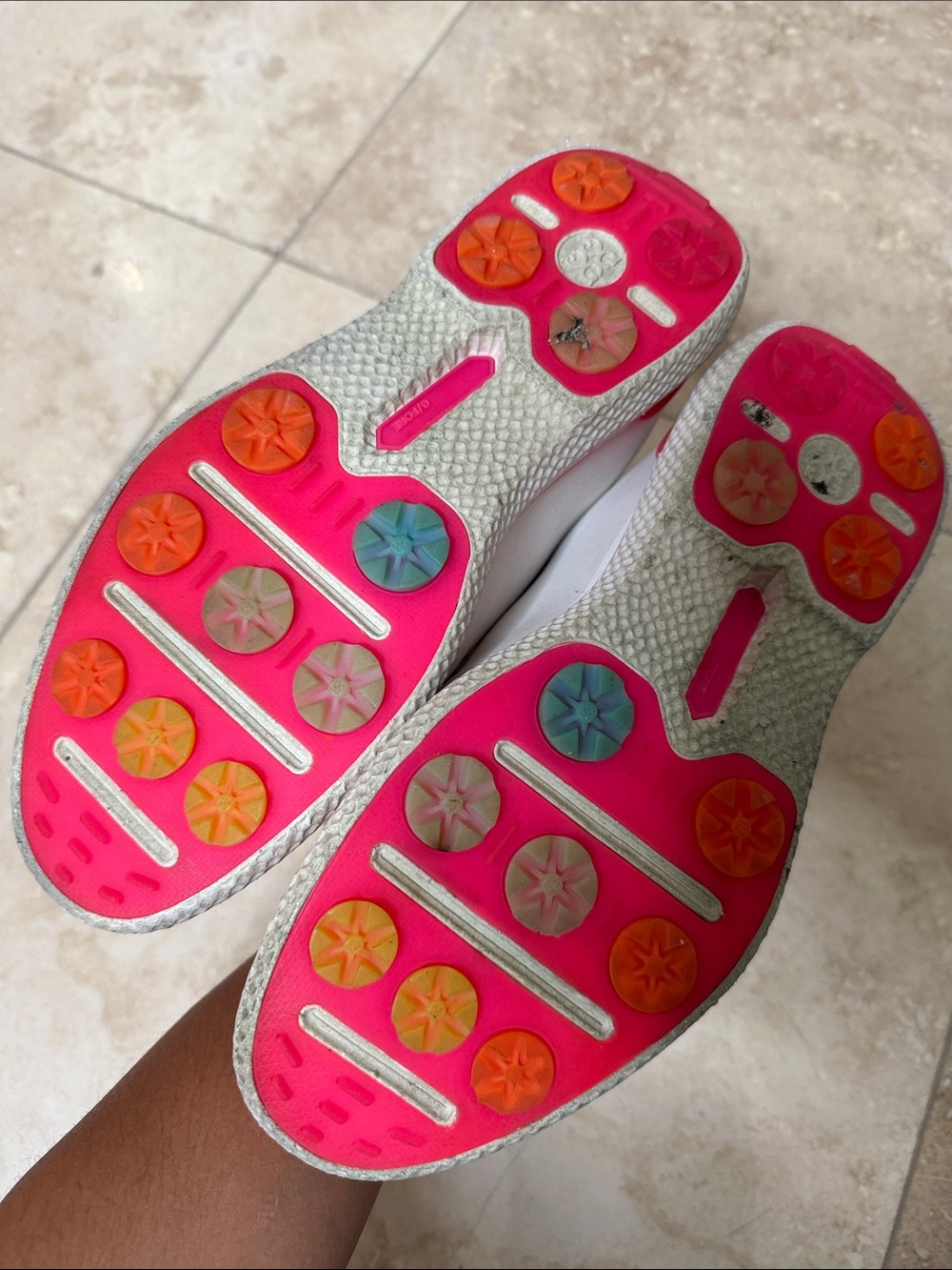 đG/FORE Womanâs White Golf Shoes with Pink Trim and Tasselđ - Picture 4 of 4
